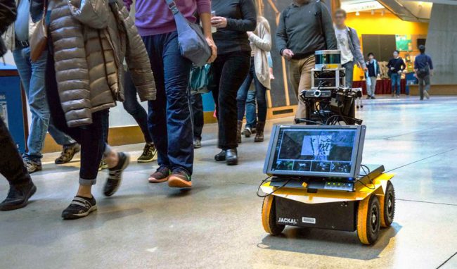 Фото - В MIT научили робота правилам передвижения в общественных местах