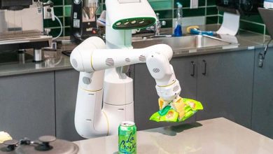 Фото - Google создала роботов, которые выполняют сложные голосовые команды — их научили приносить газировку и вытирать лужи
